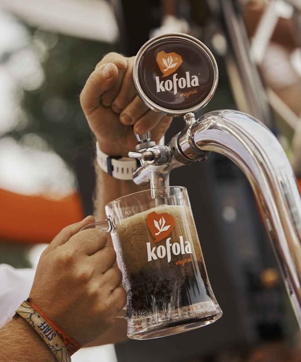 Čepovaná Kofola z pípy